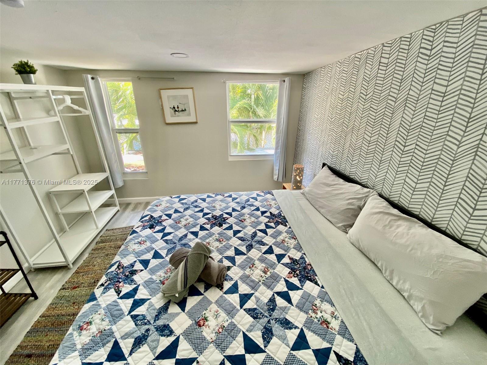 1310 NE 30th St # 5 Unit: 1-5