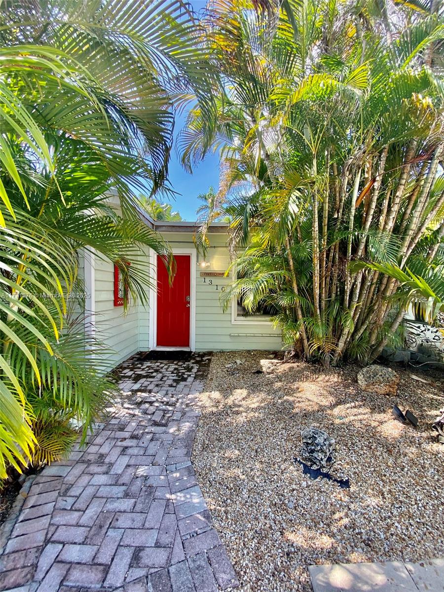 1310 NE 30th St # 5 Unit: 1-5