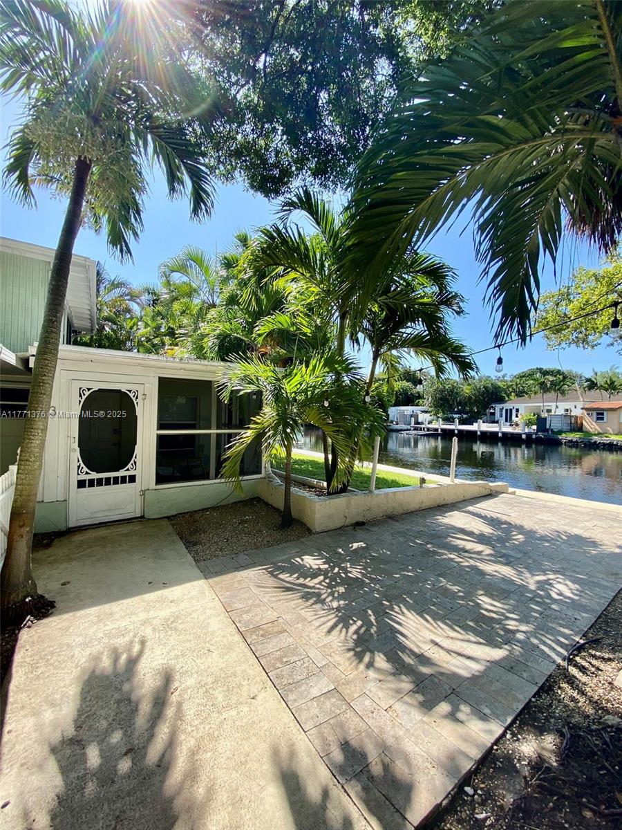 1310 NE 30th St # 5 Unit: 1-5