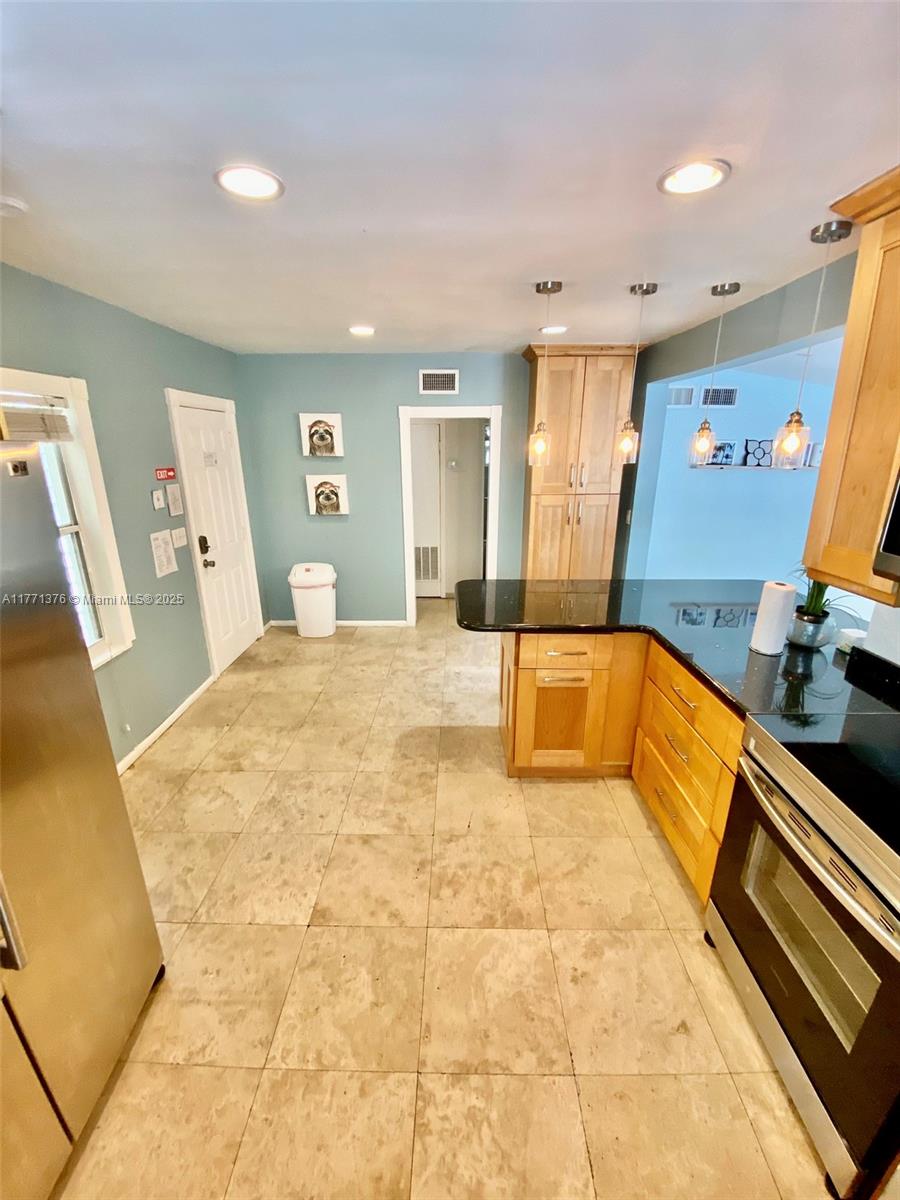 1310 NE 30th St # 5 Unit: 1-5