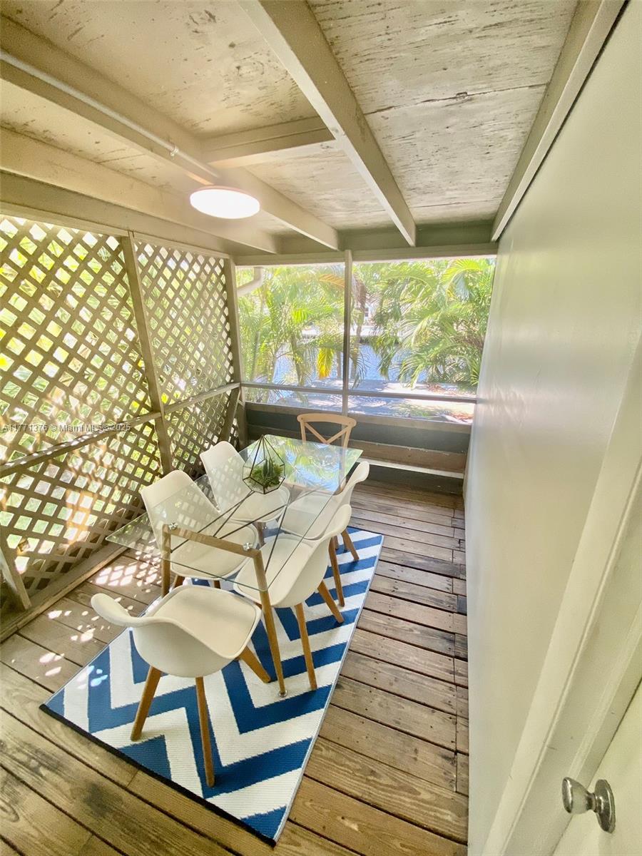 1310 NE 30th St # 5 Unit: 1-5