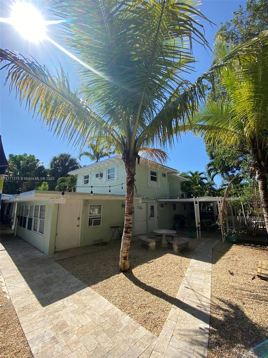 1310 NE 30th St # 5 Unit: 1-5