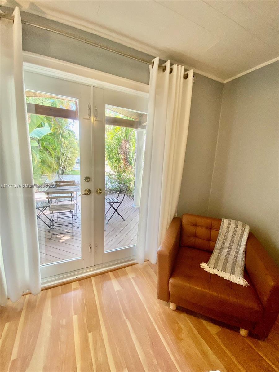 1310 NE 30th St # 5 Unit: 1-5