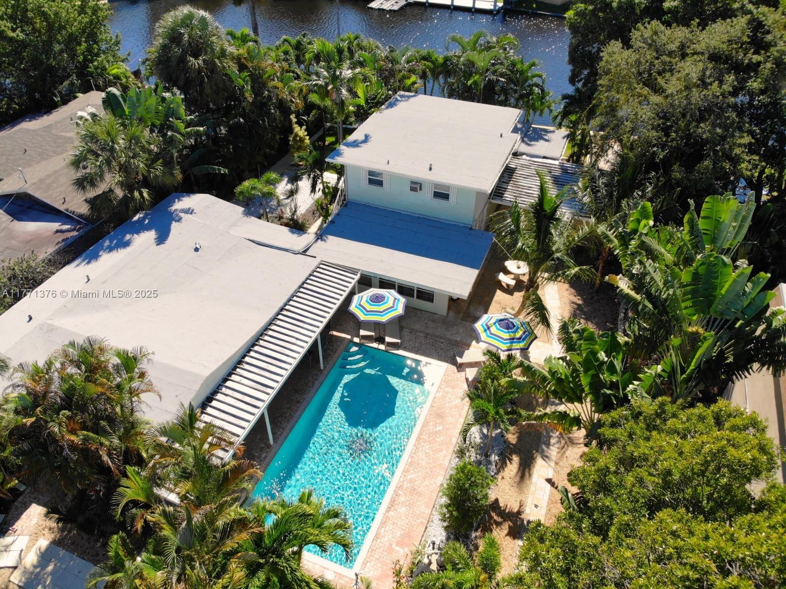 1310 NE 30th St # 5 Unit: 1-5