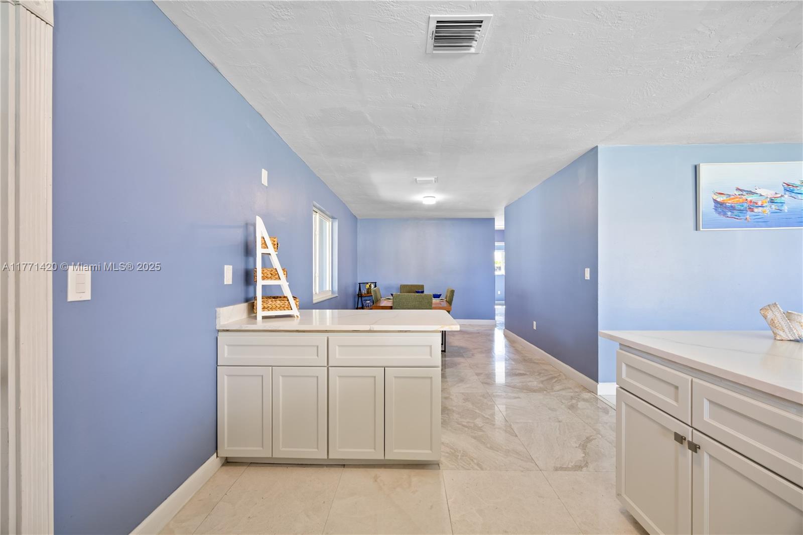 2241 Island Dr