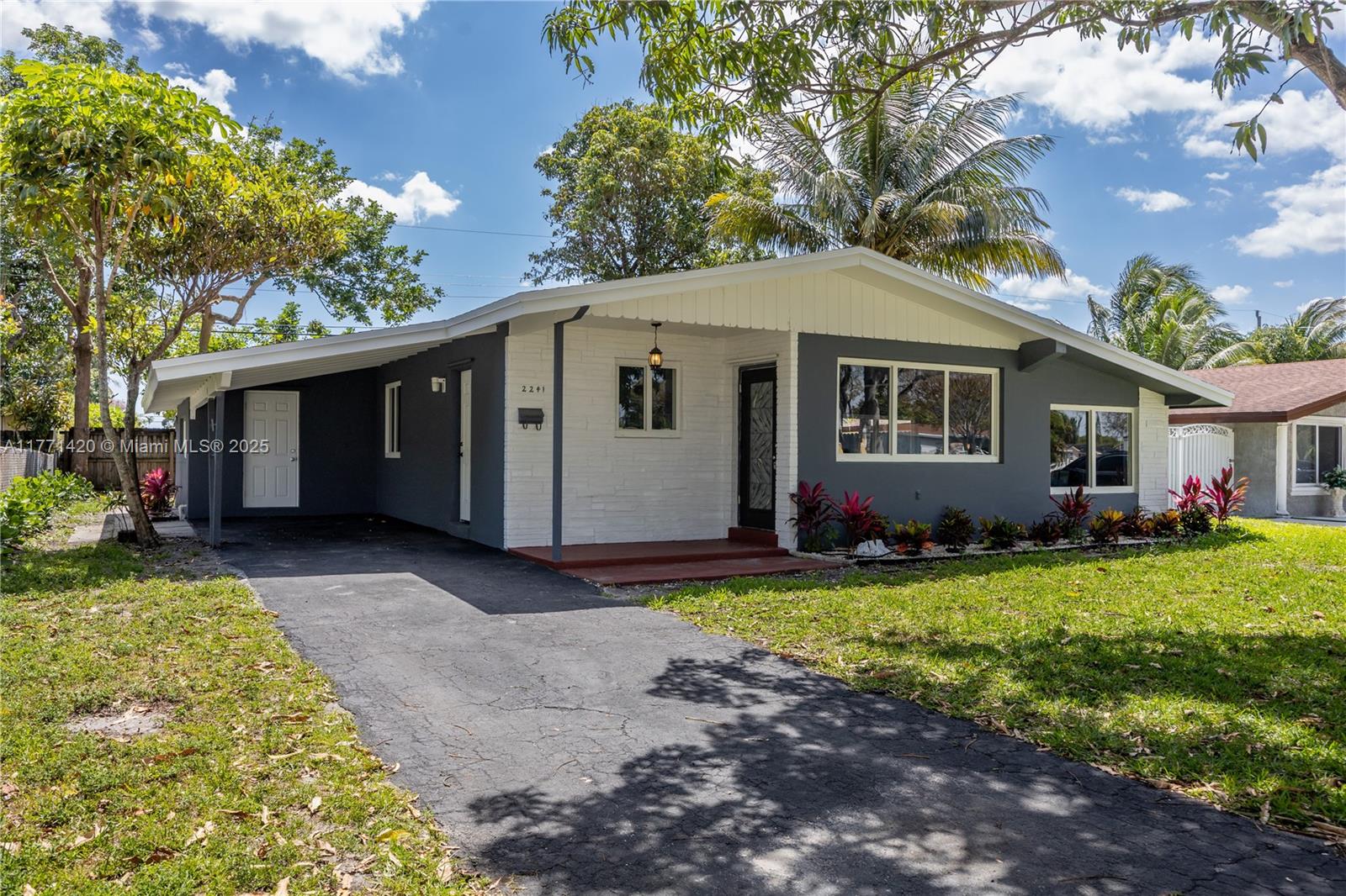 2241 Island Dr