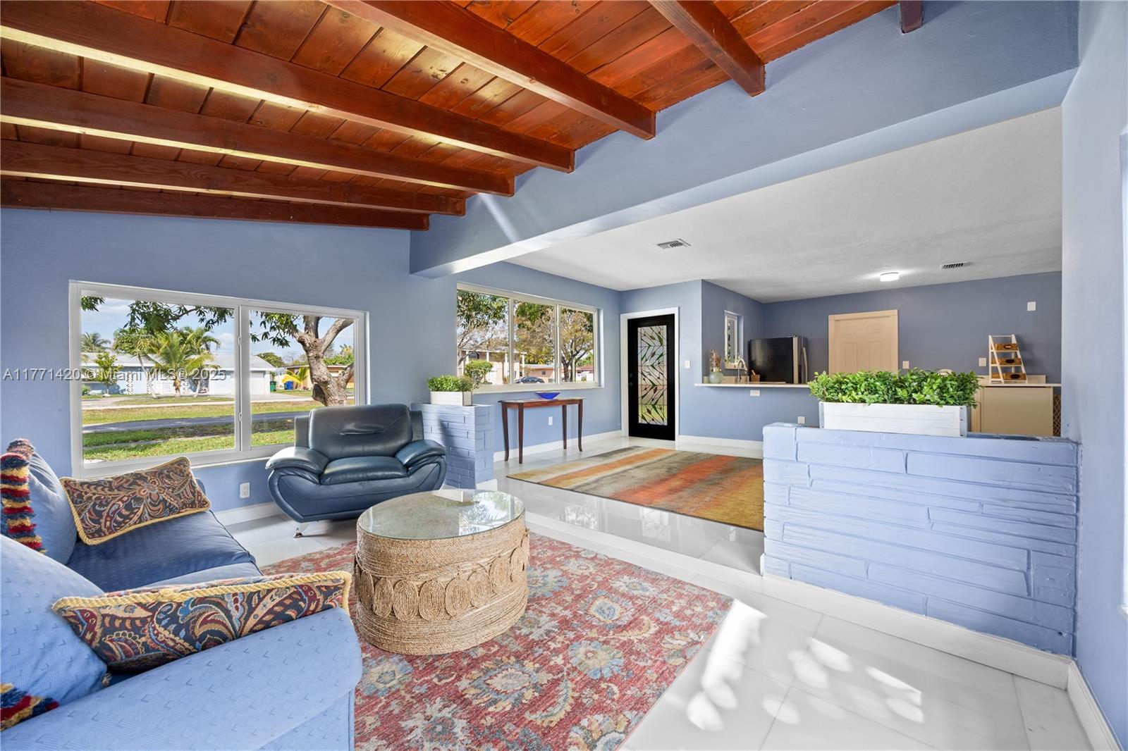 2241 Island Dr