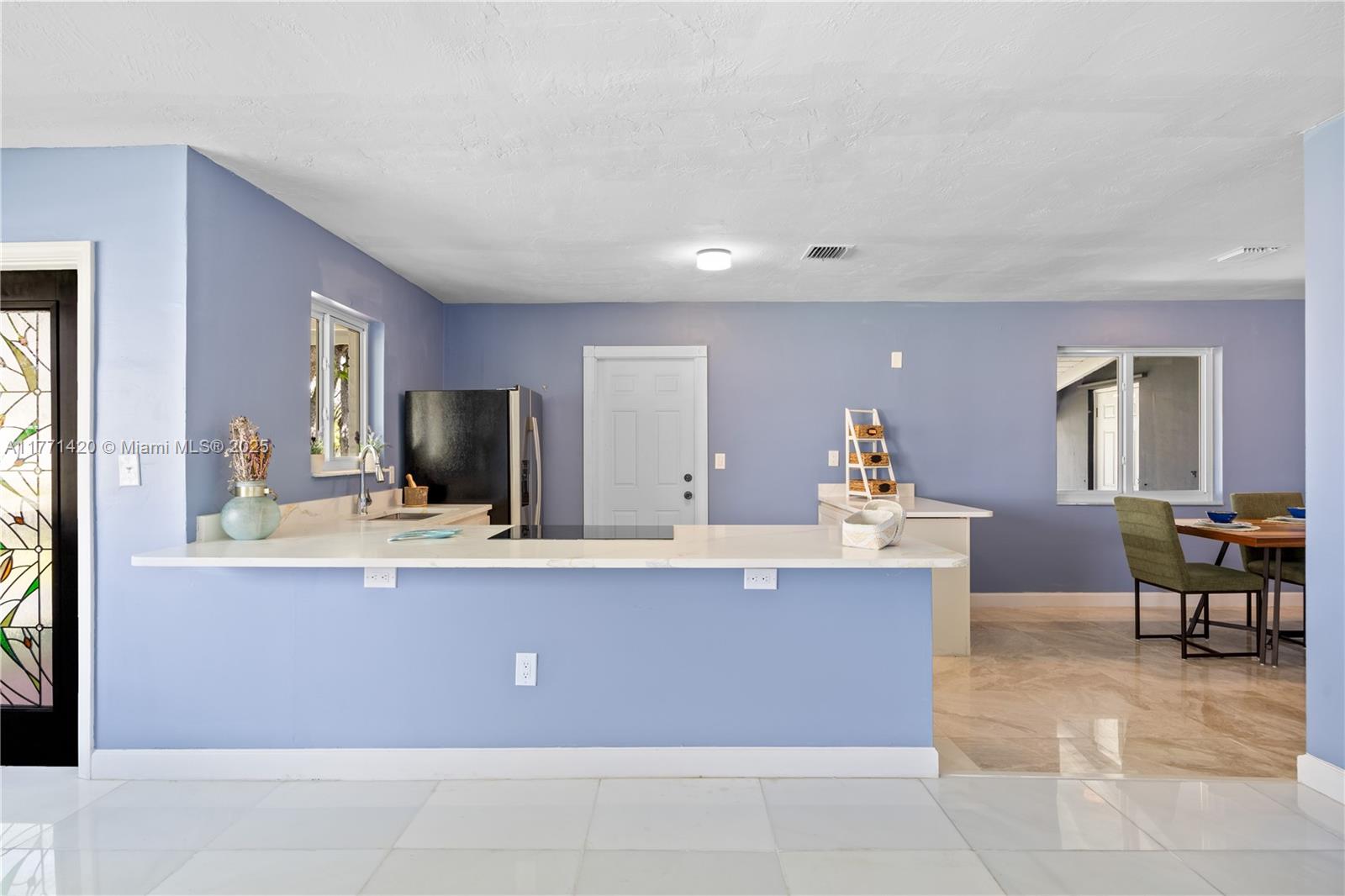 2241 Island Dr