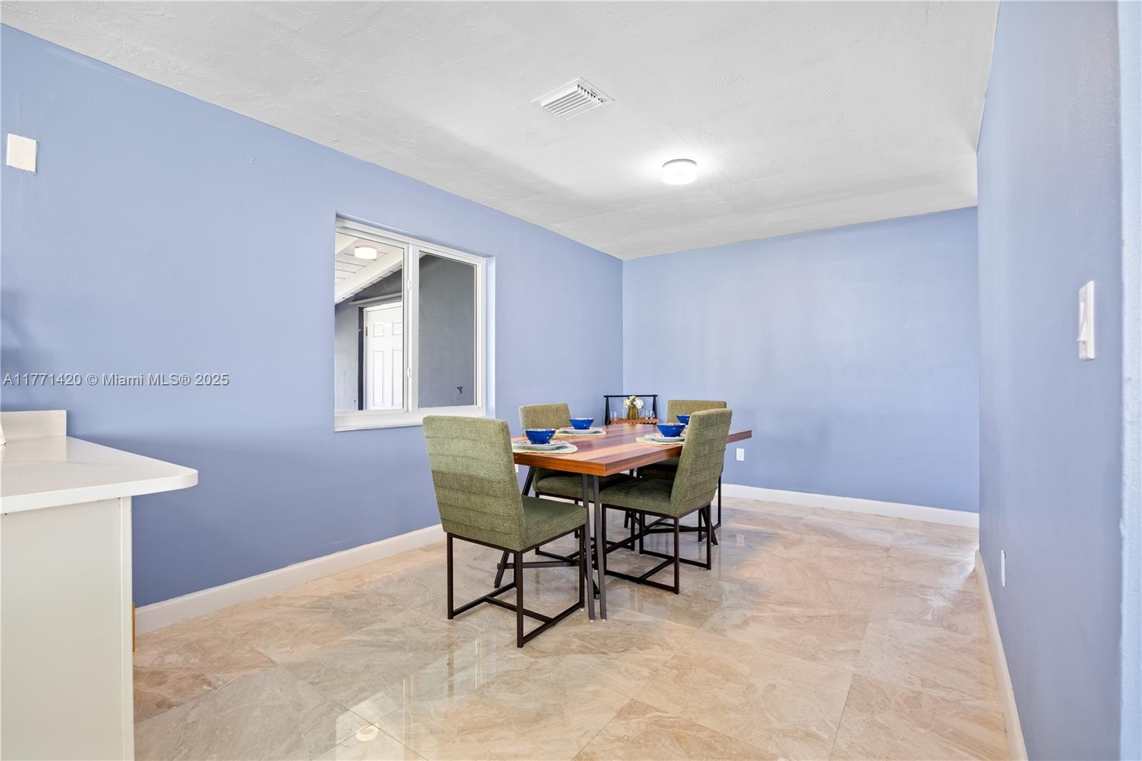 2241 Island Dr