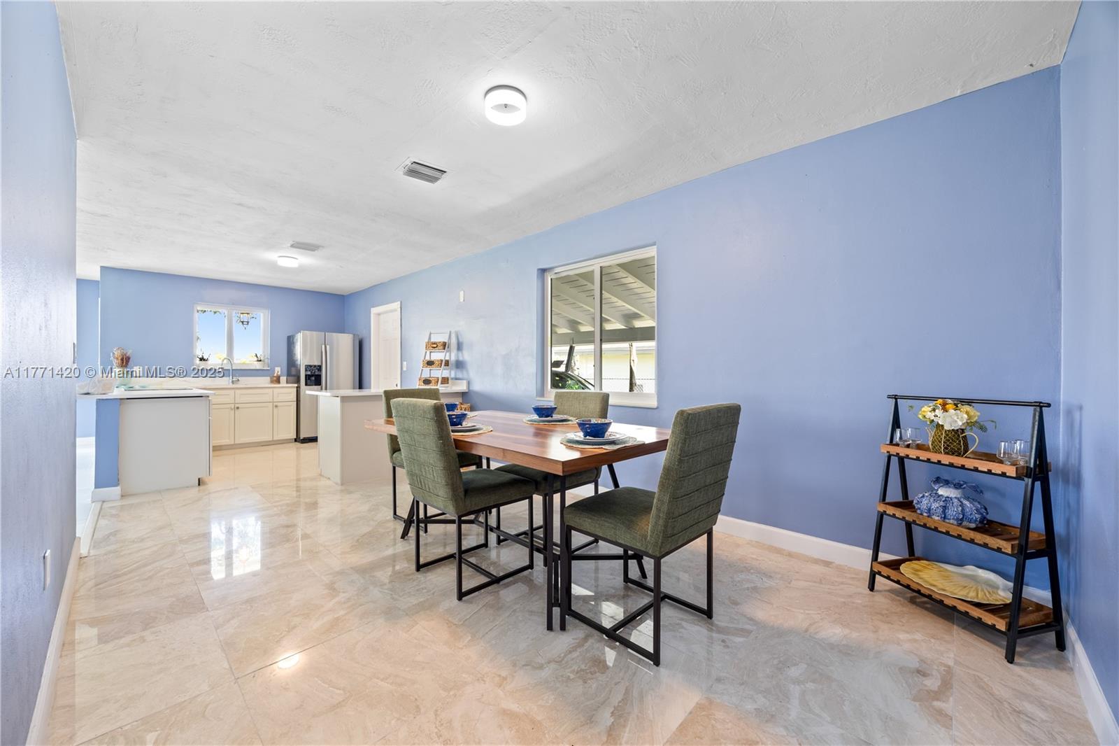 2241 Island Dr