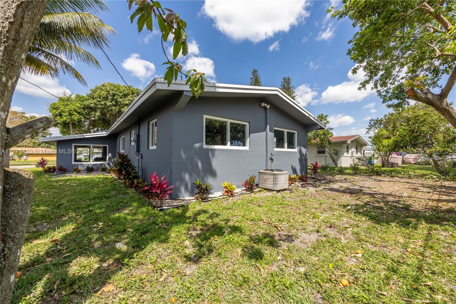 2241 Island Dr