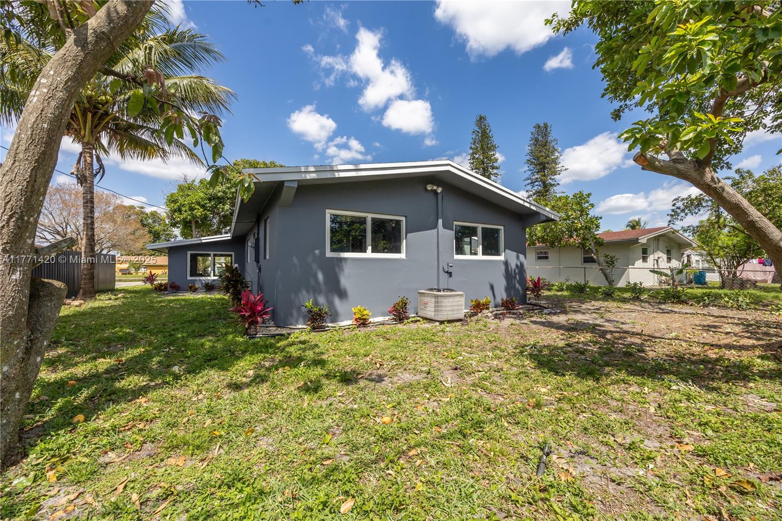 2241 Island Dr