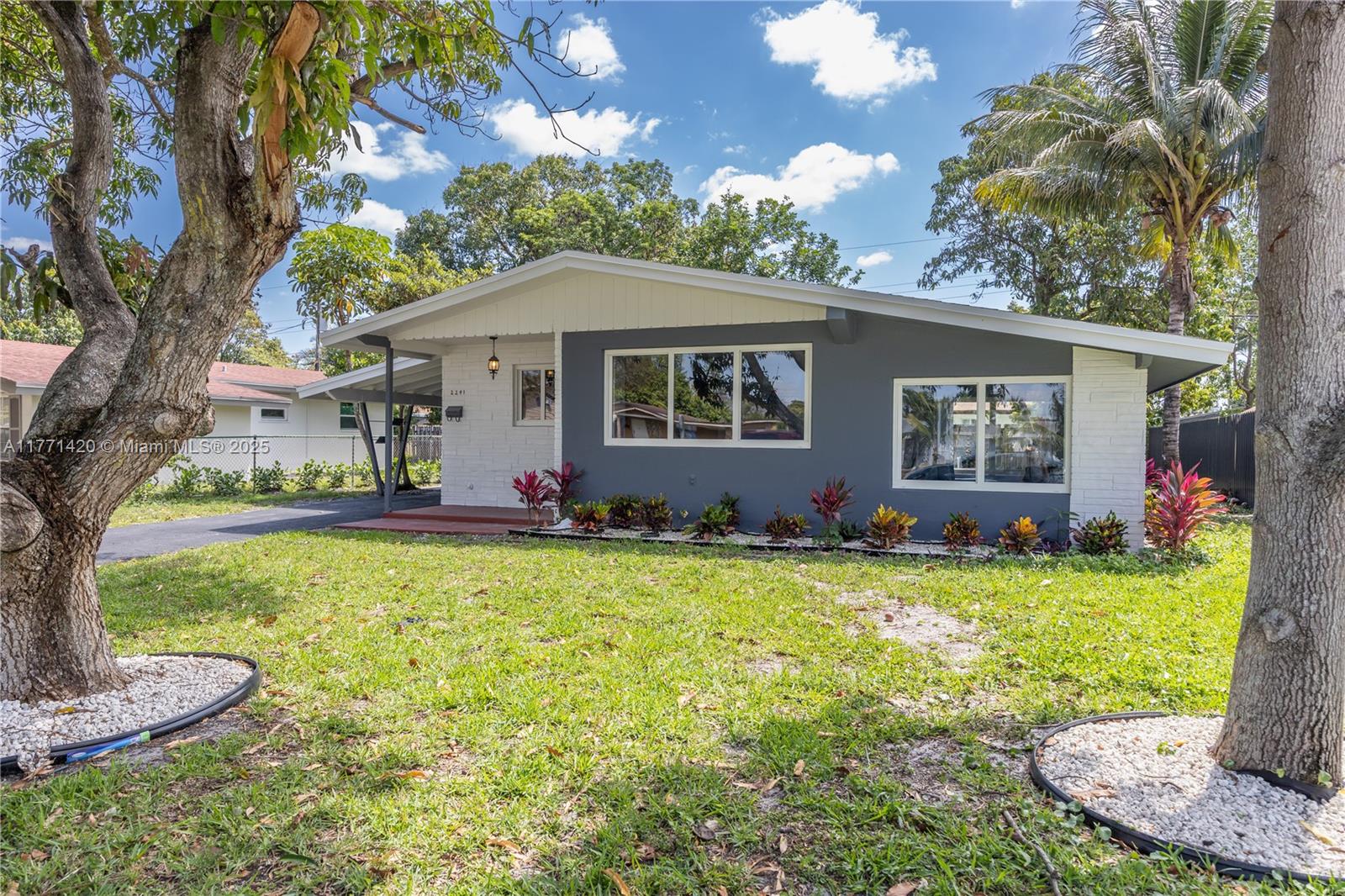 2241 Island Dr