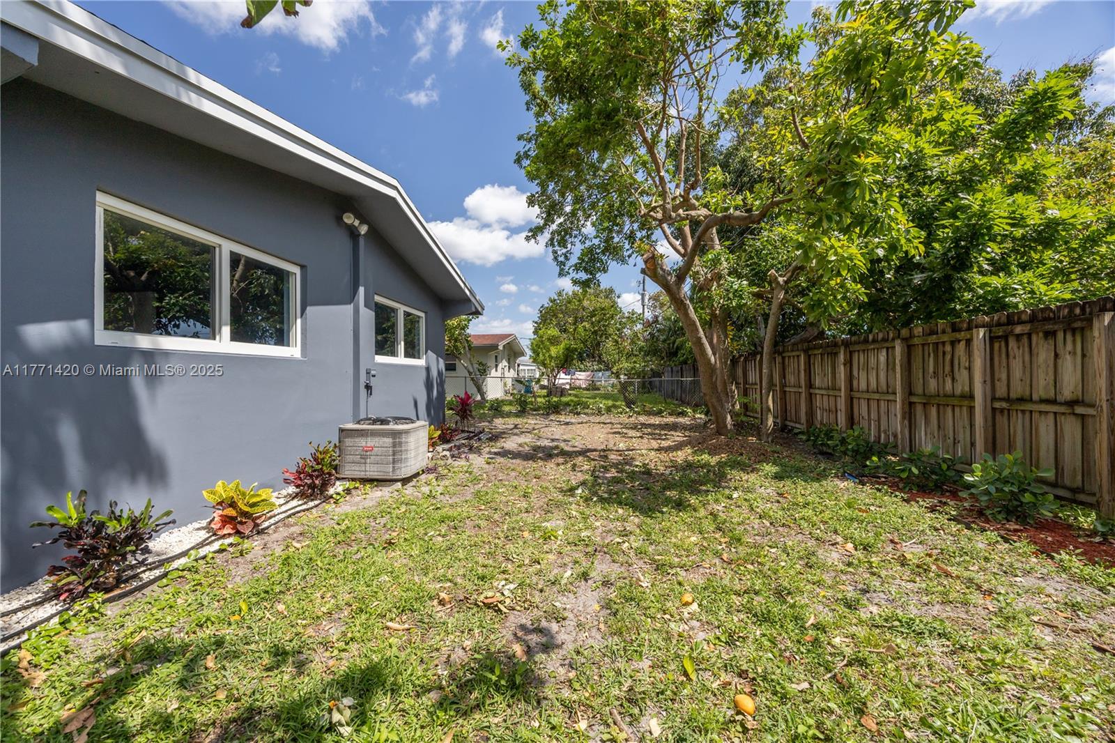 2241 Island Dr