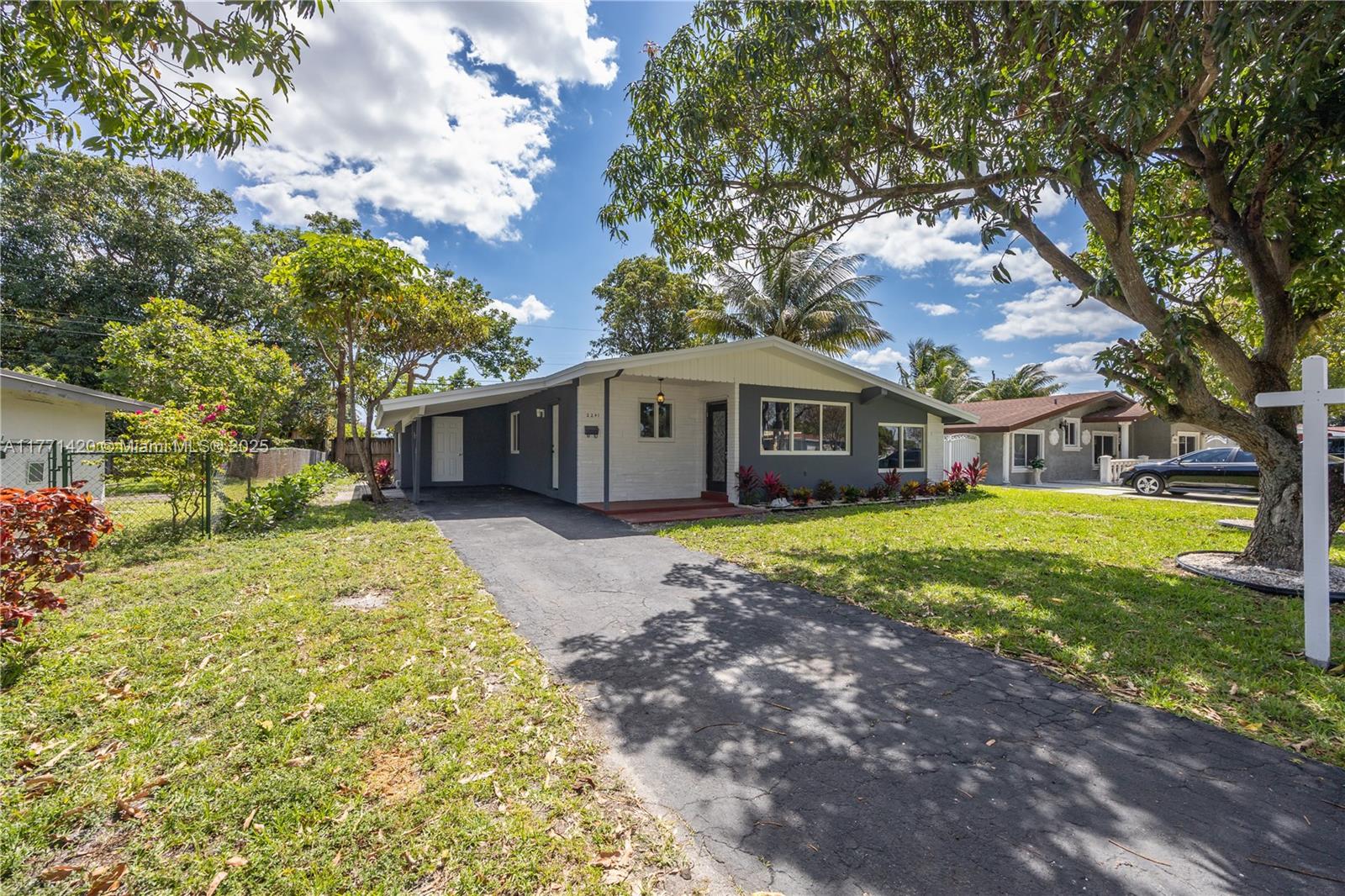 2241 Island Dr