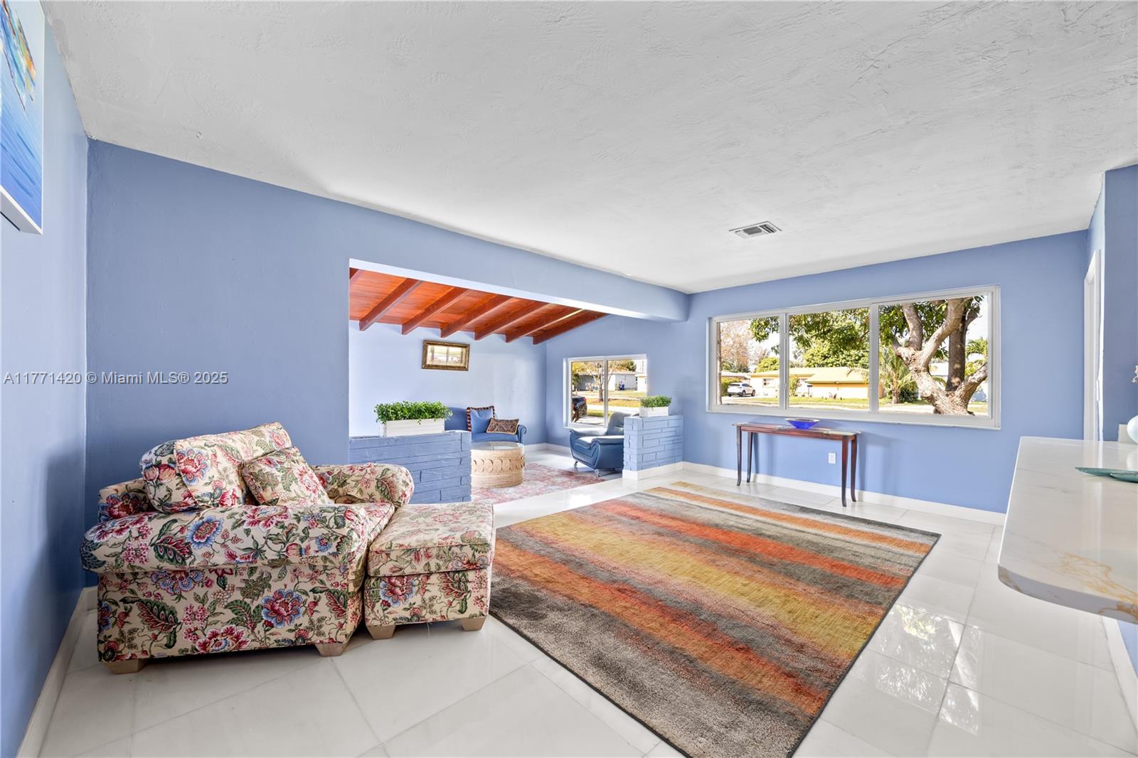 2241 Island Dr
