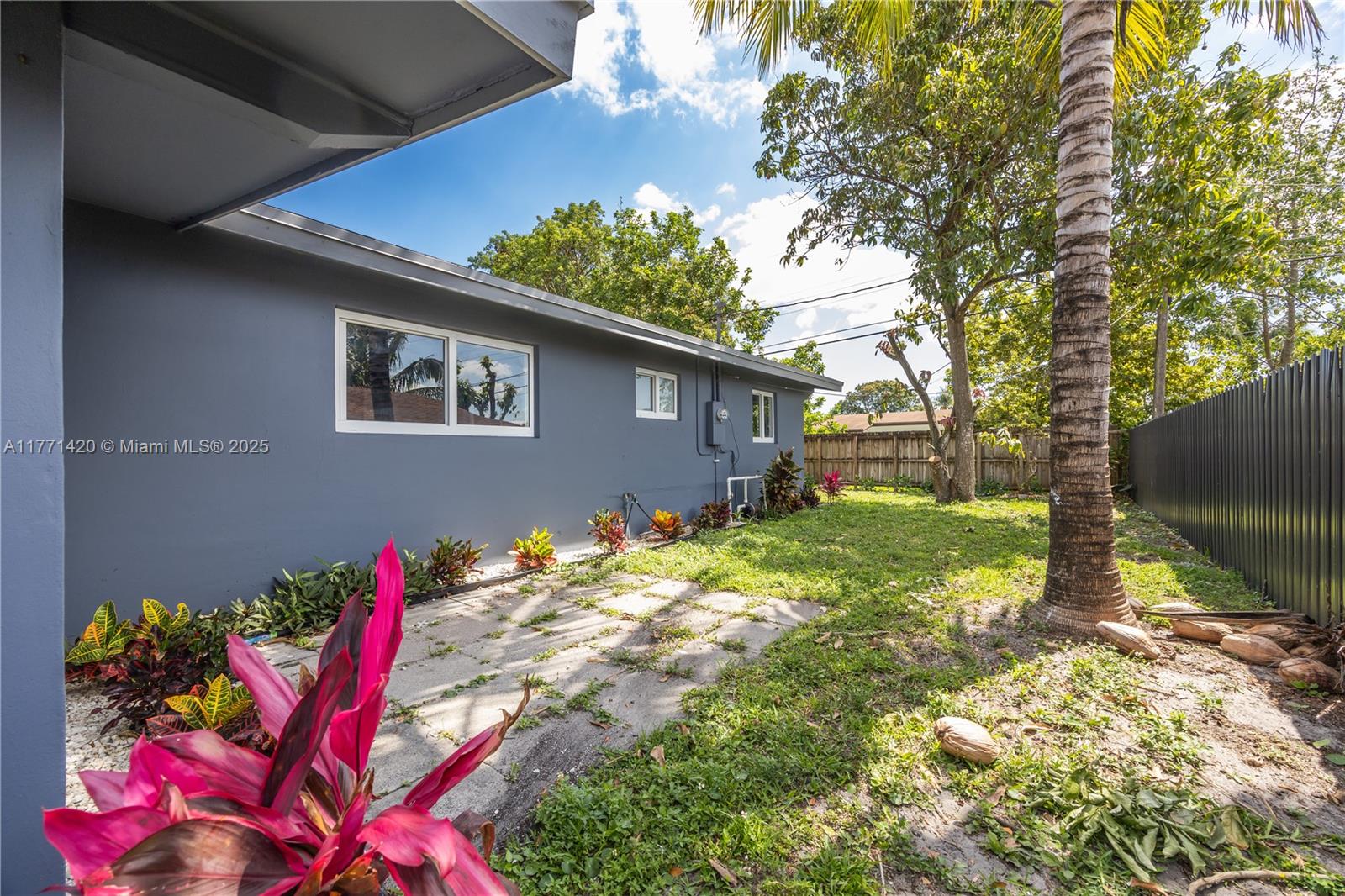 2241 Island Dr