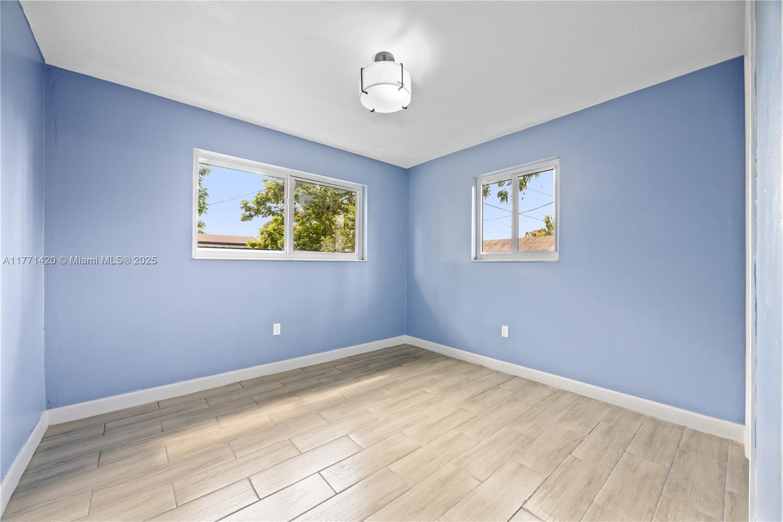 2241 Island Dr
