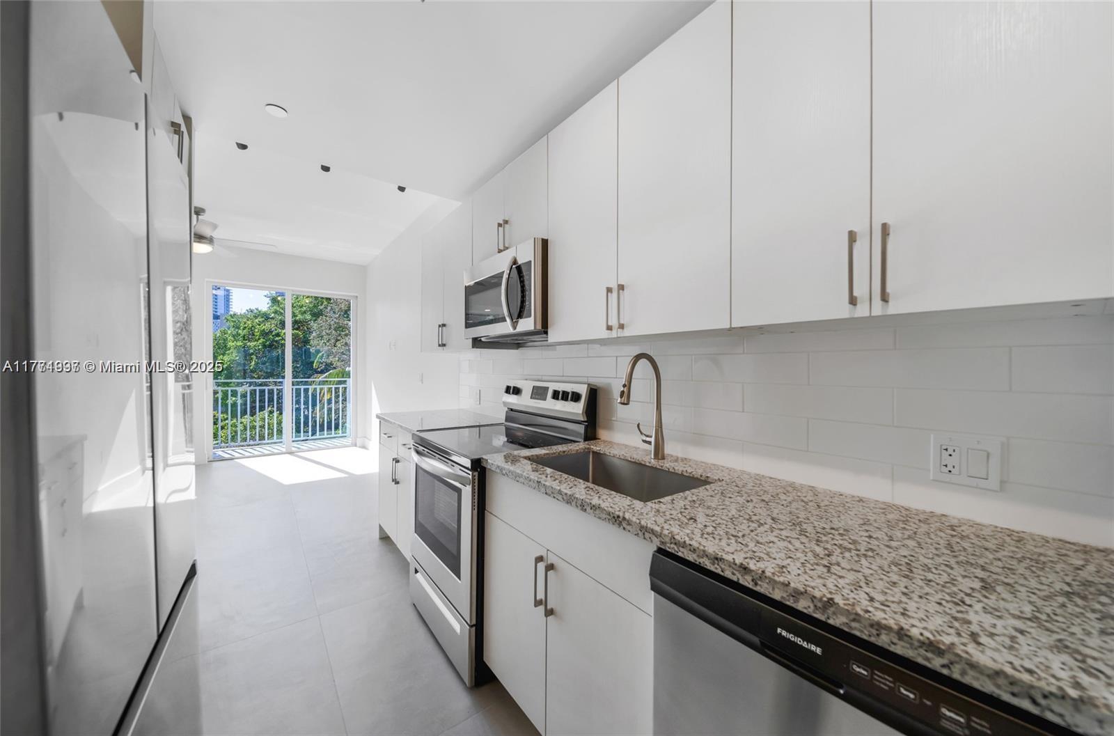 1536 NW 15th Ave # 305