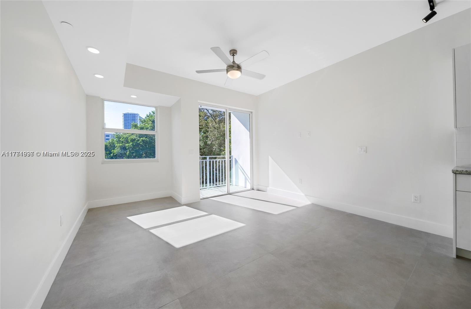 1536 NW 15th Ave # 305