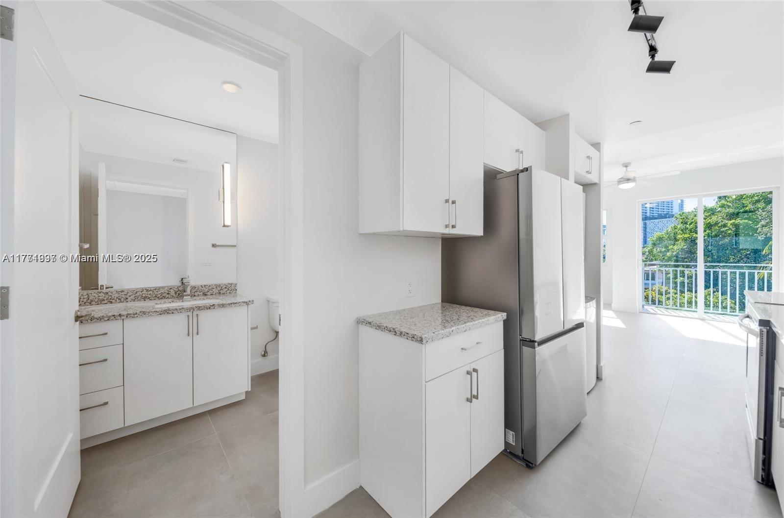 1536 NW 15th Ave # 305