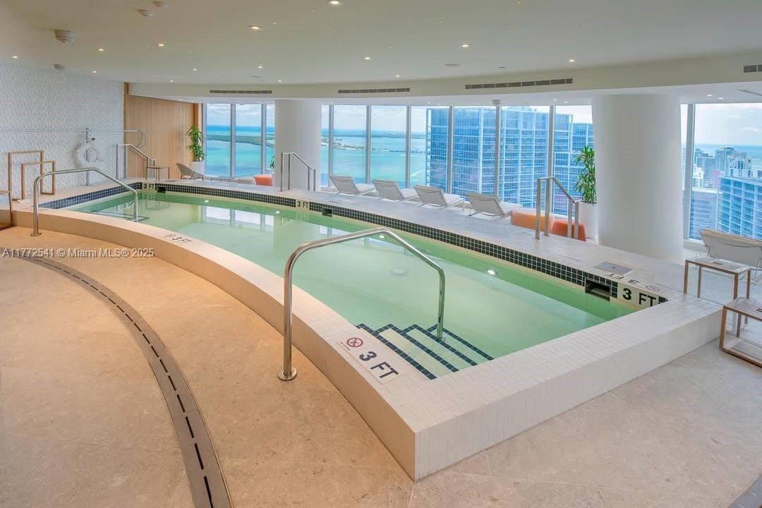 300 Biscayne Blvd Way # 2106