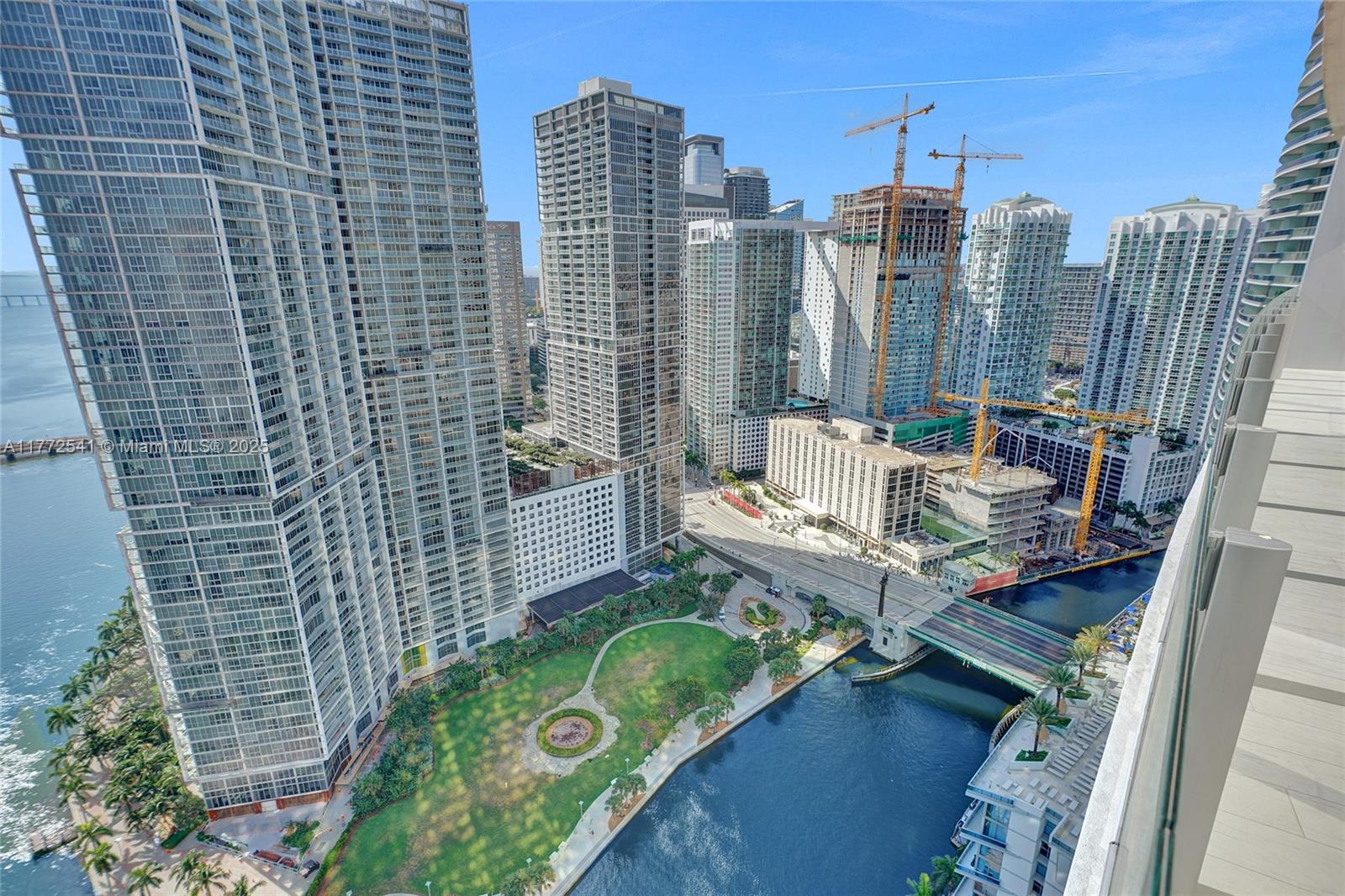 300 Biscayne Blvd Way # 2106