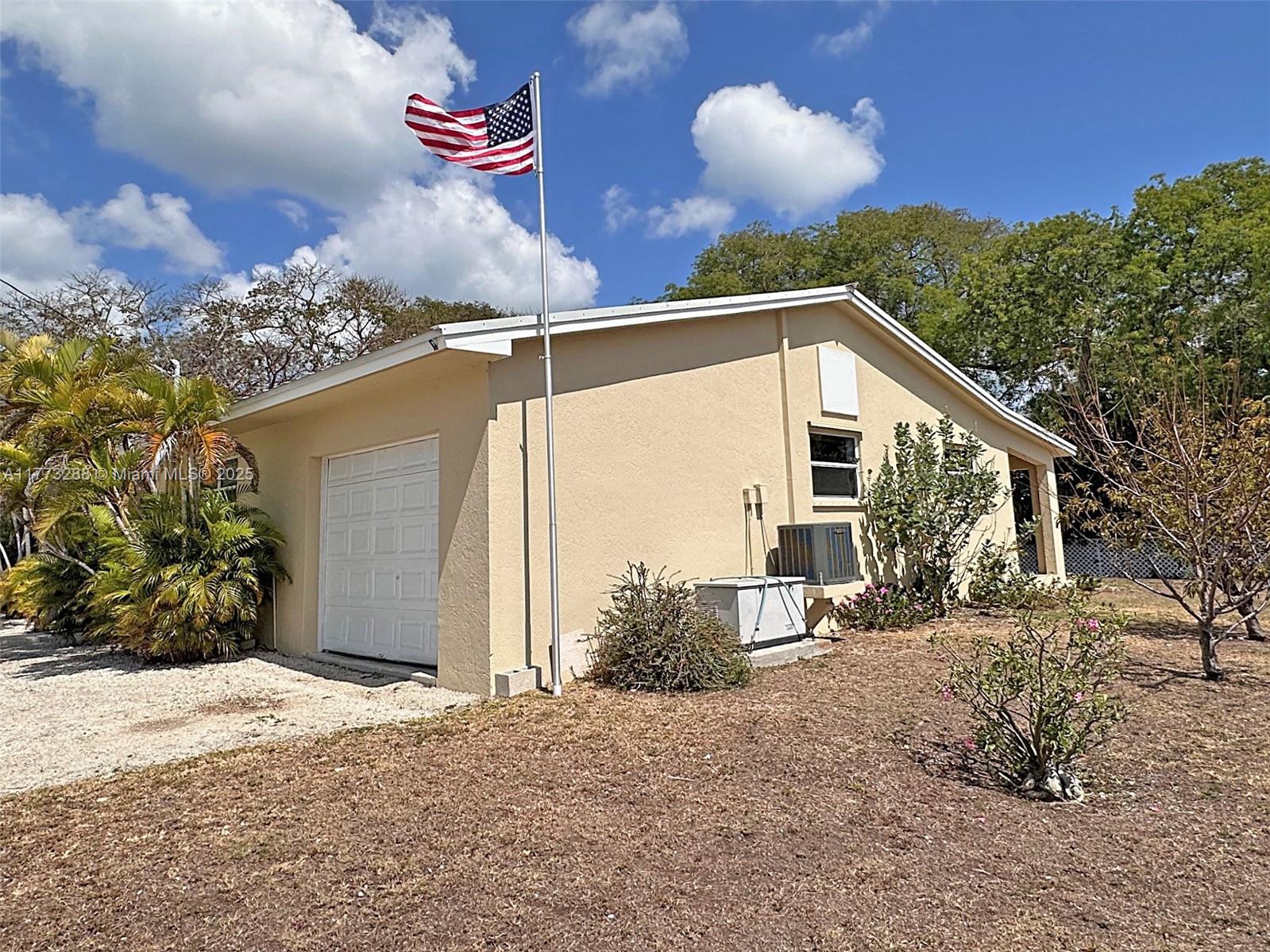 28 Bonefish Ave
