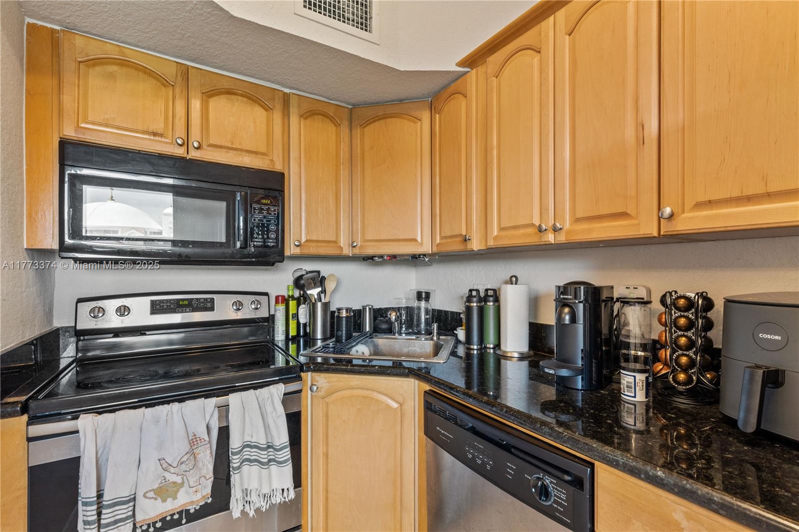 744 NE 14th Ave # 18