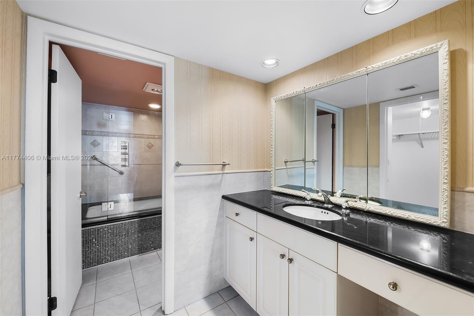 3900 GALT OCEAN DR # 214