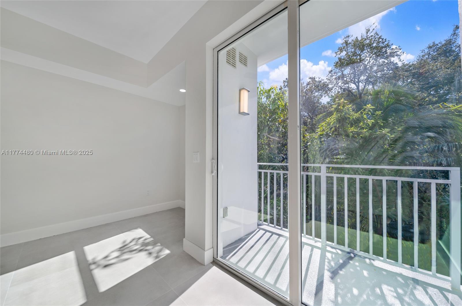 1536 NW 15th Ave # 302