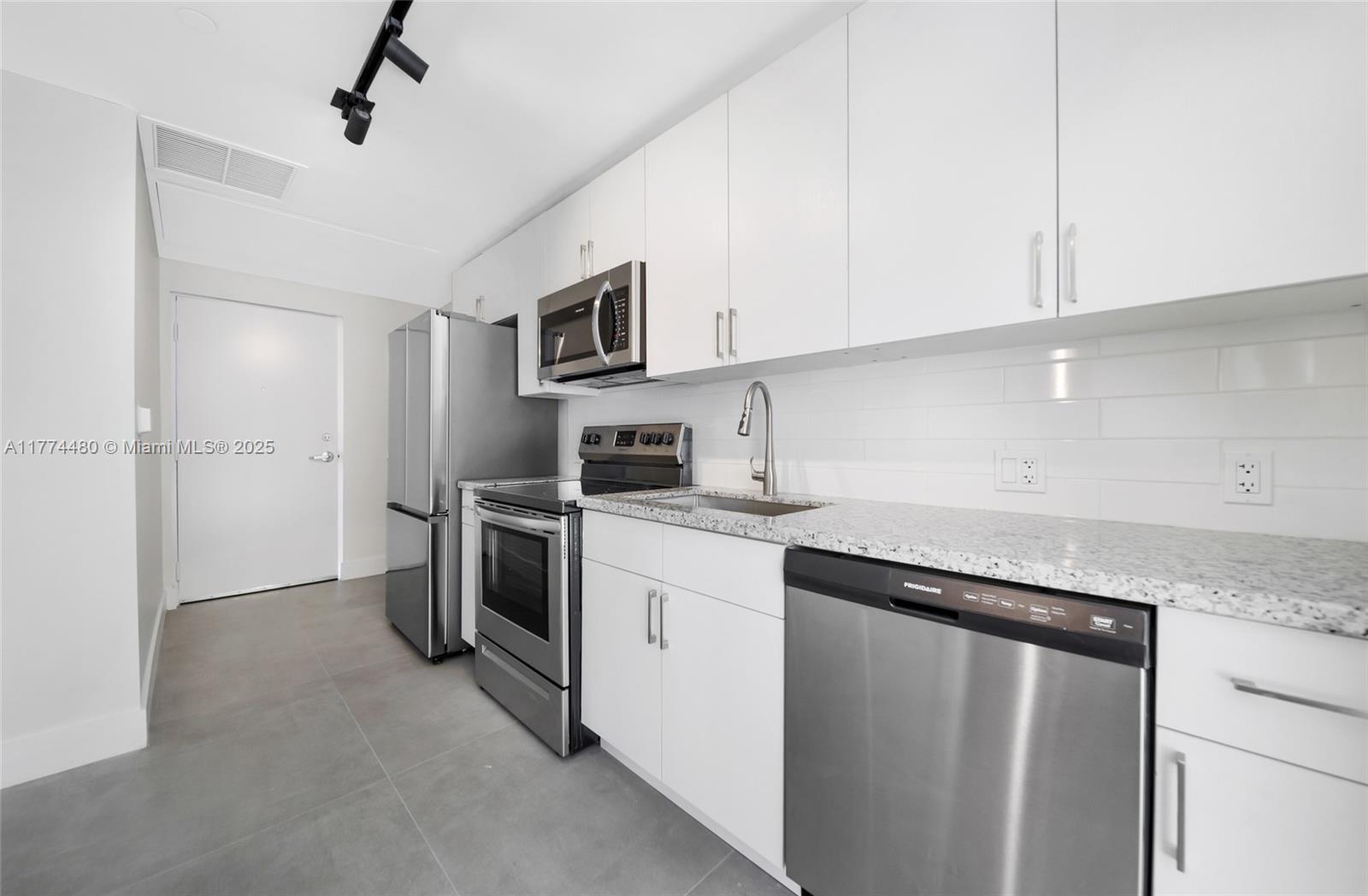 1536 NW 15th Ave # 302