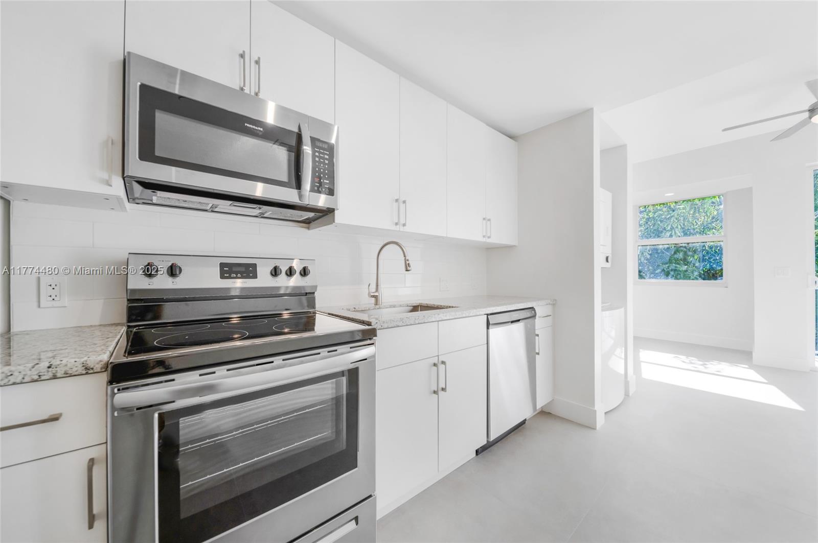 1536 NW 15th Ave # 302