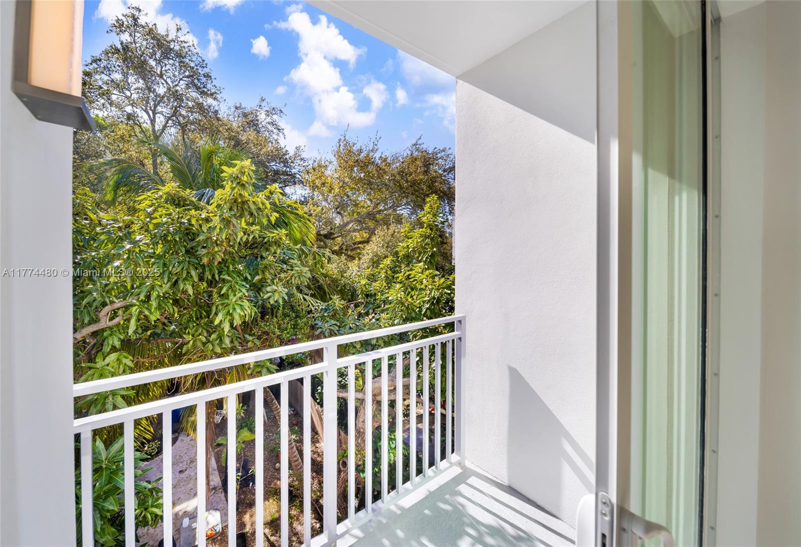 1536 NW 15th Ave # 302