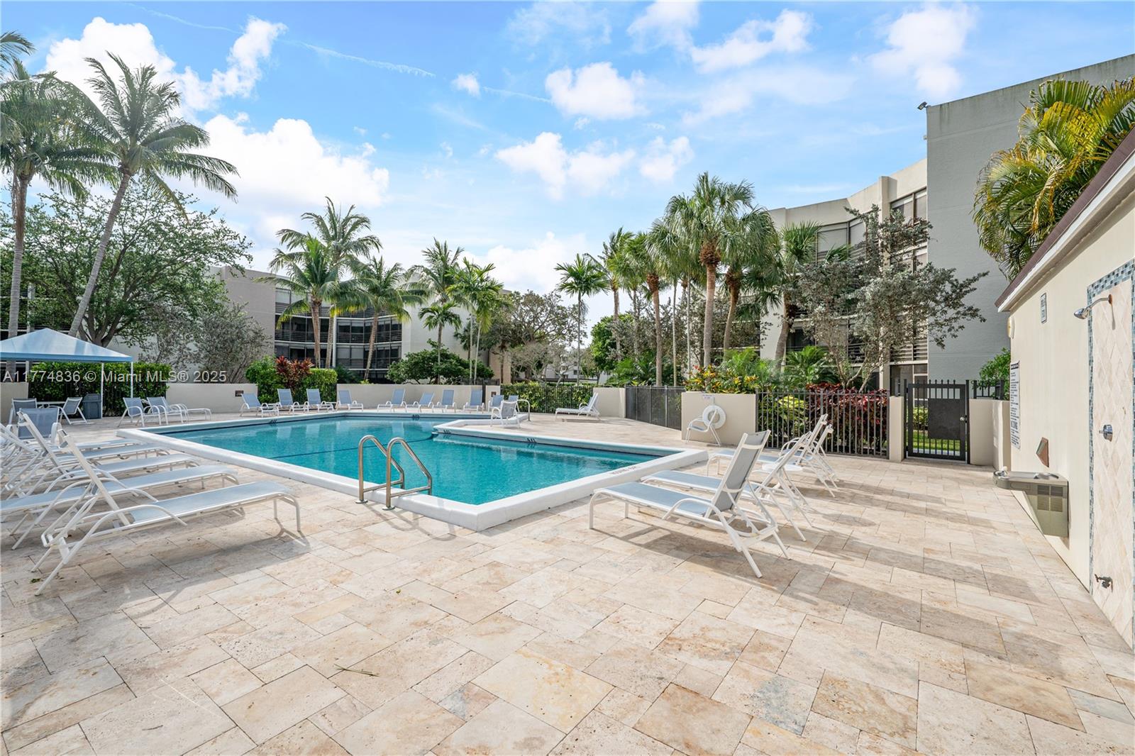 5750 Camino Del Sol # 103