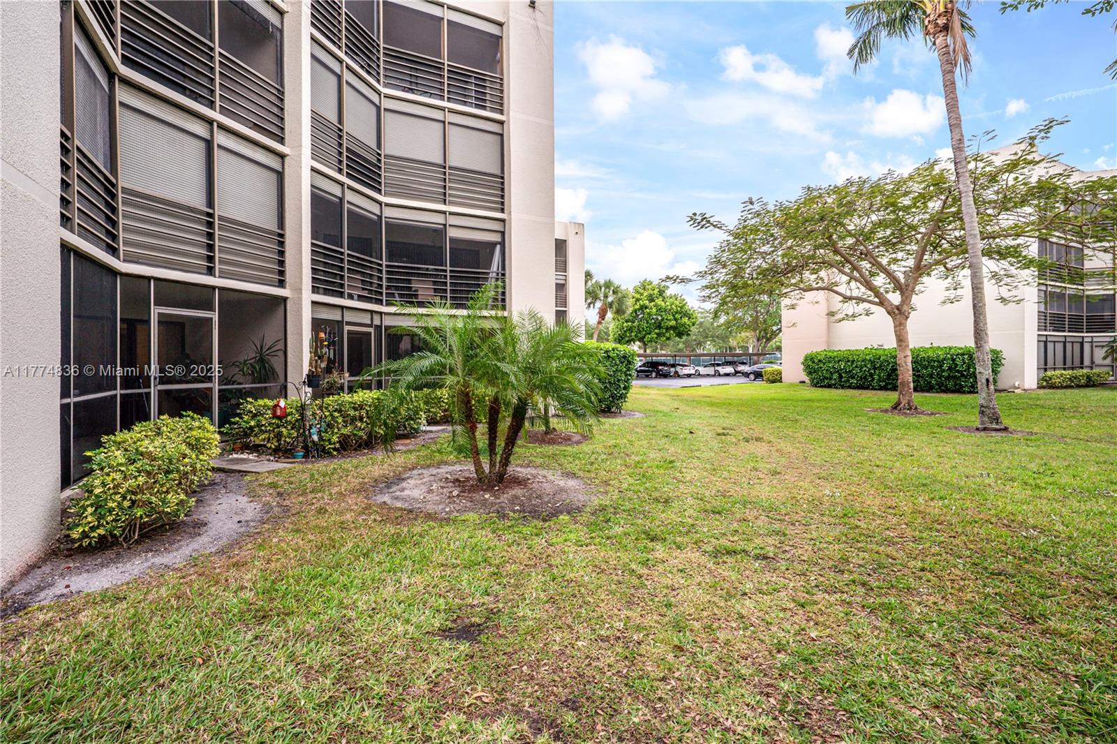 5750 Camino Del Sol # 103