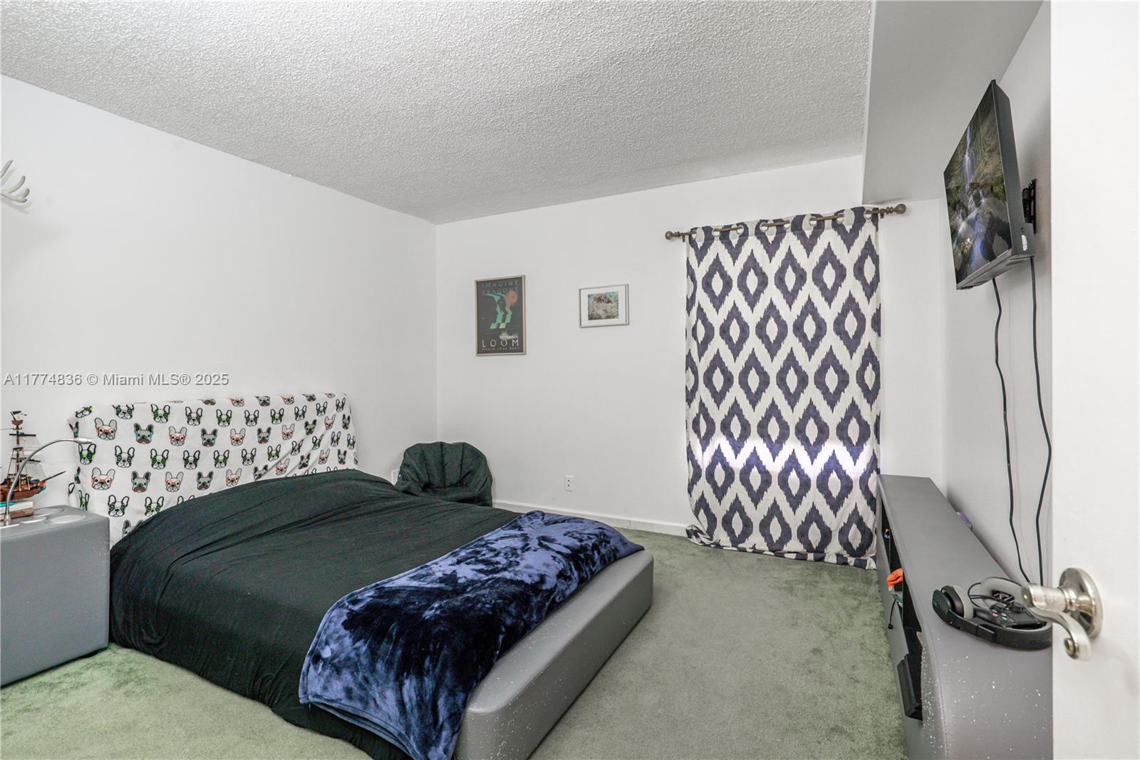 5750 Camino Del Sol # 103