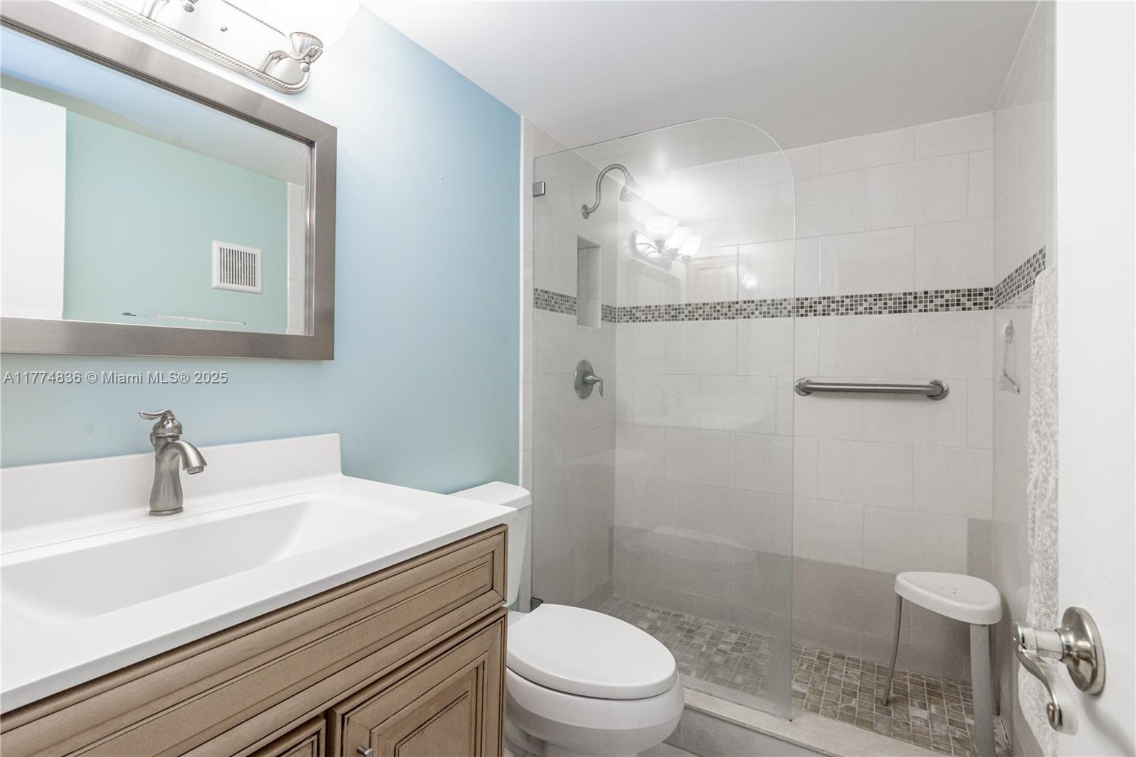 5750 Camino Del Sol # 103