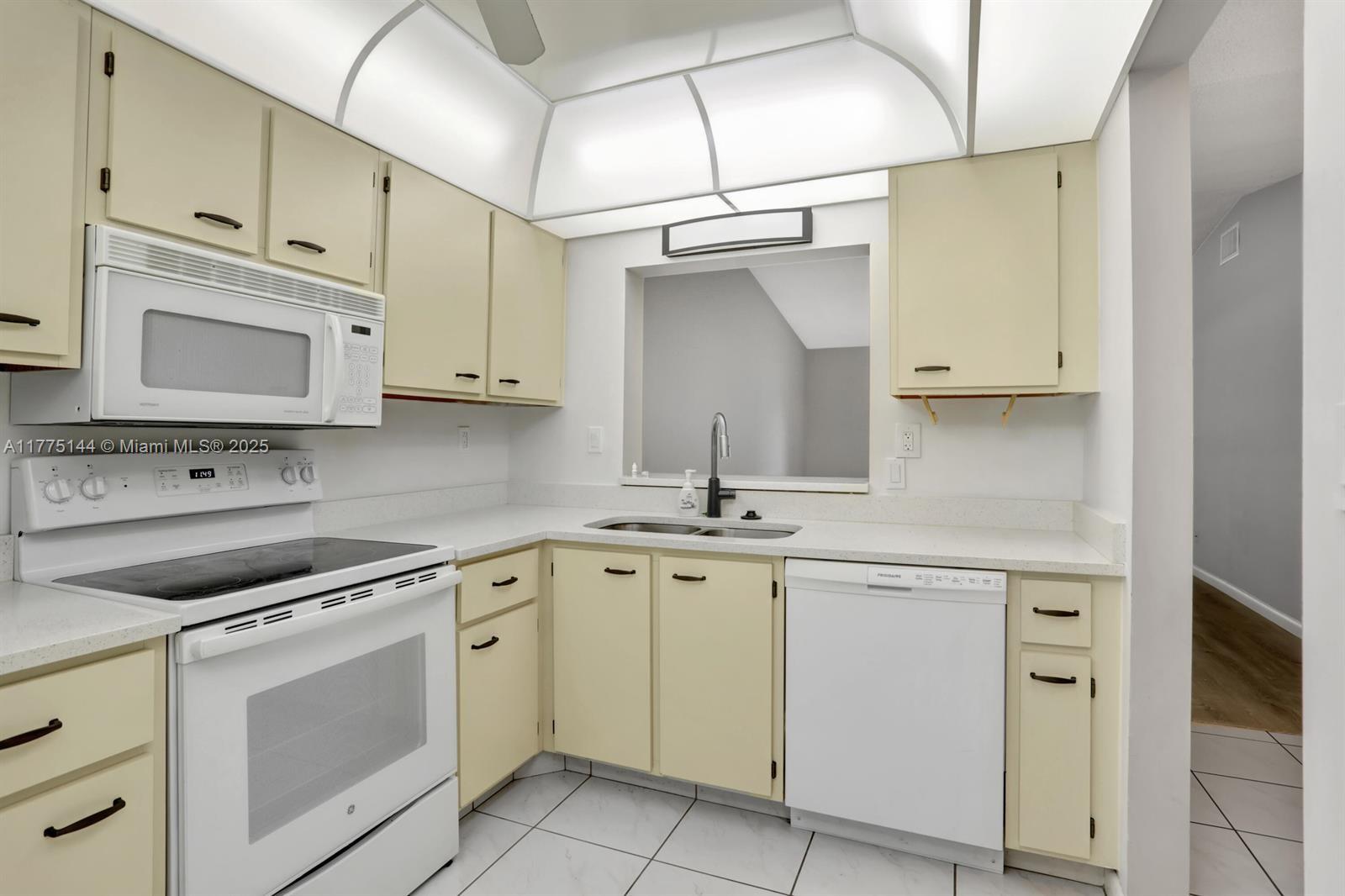 9413 Boca Cove Cir # 1109