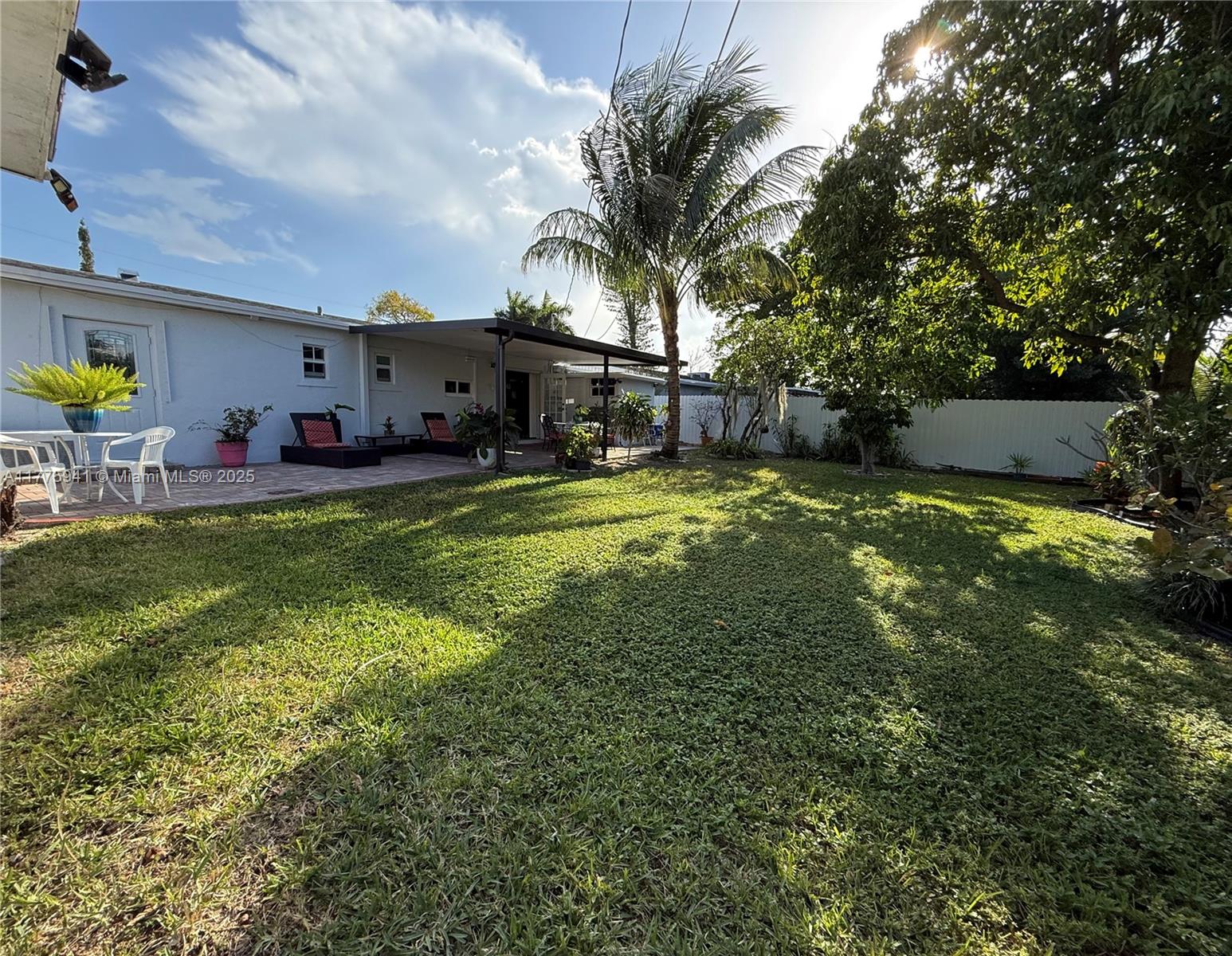 4137 SW 49th St