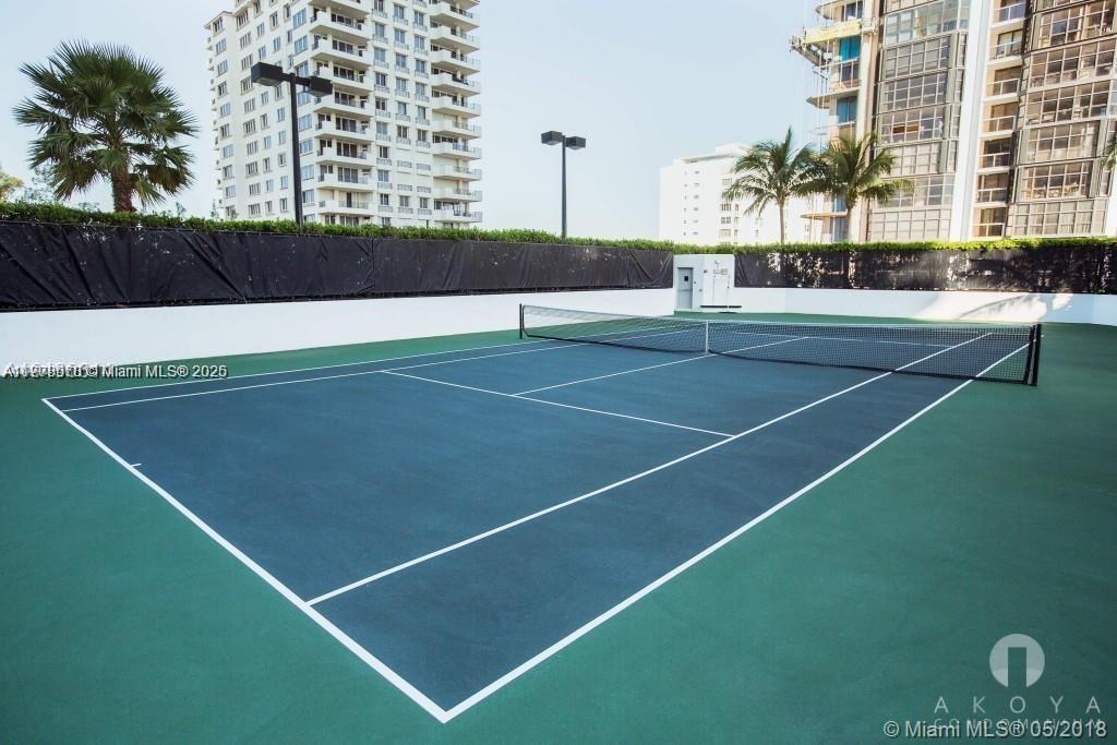 6365 Collins Ave # 910