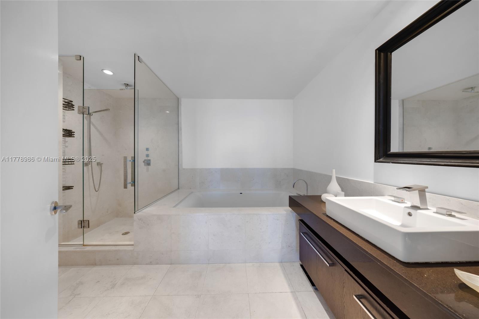 17121 Collins Ave # 1406