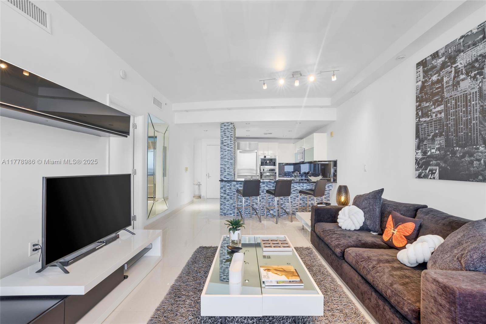 17121 Collins Ave # 1406