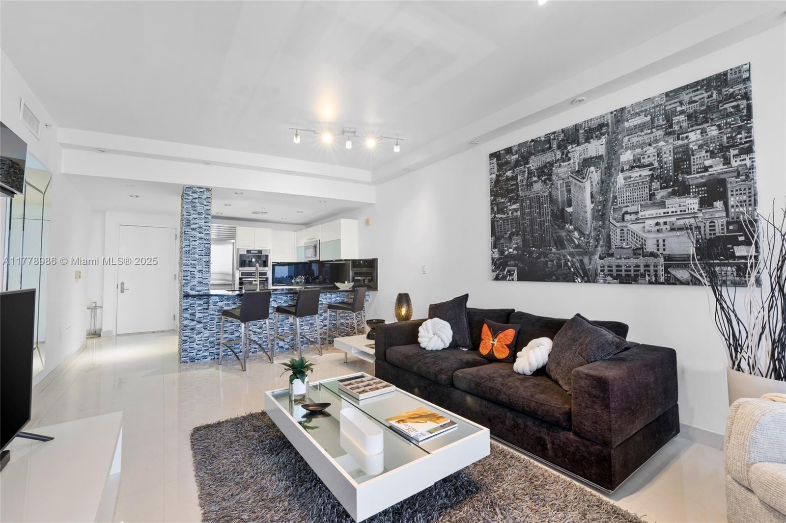 17121 Collins Ave # 1406