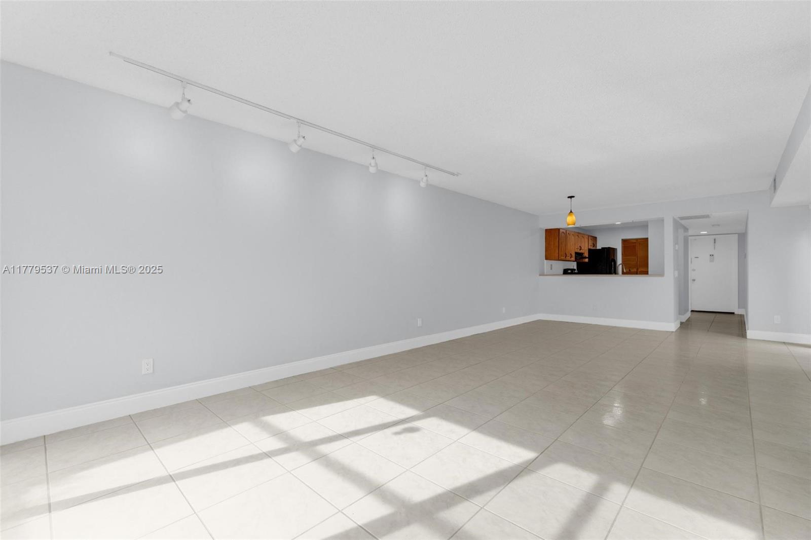 1341 E Golfview Dr