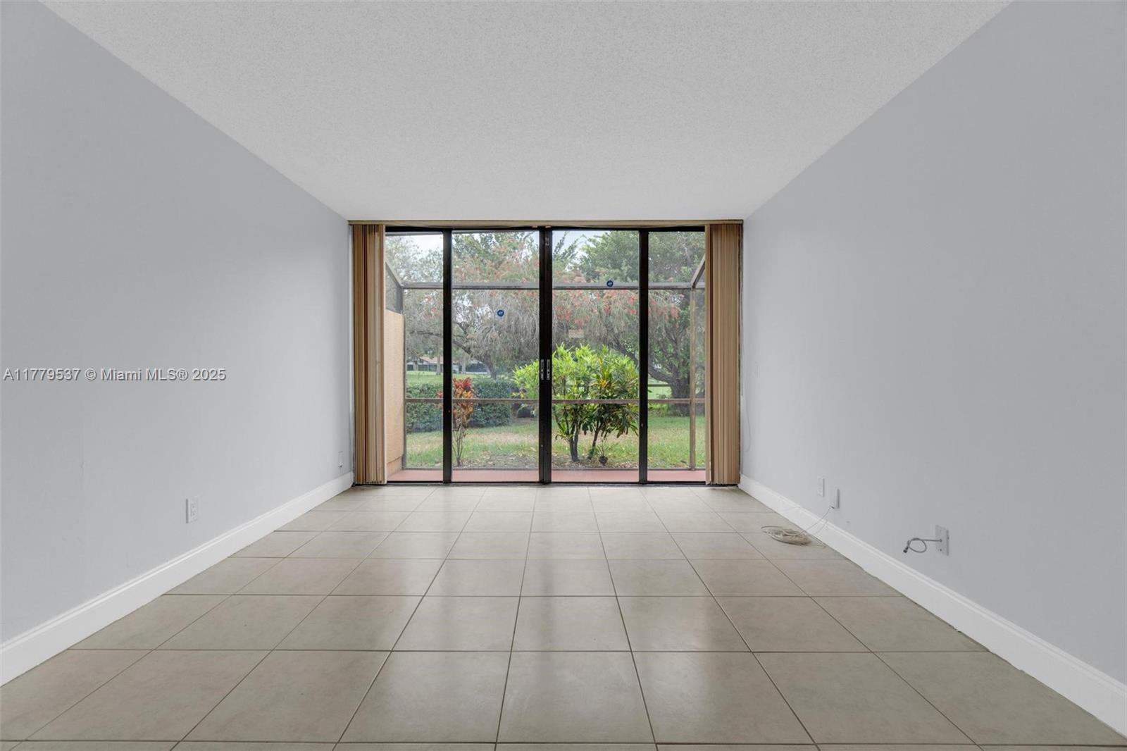 1341 E Golfview Dr