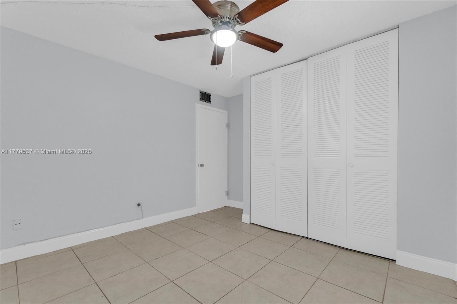 1341 E Golfview Dr