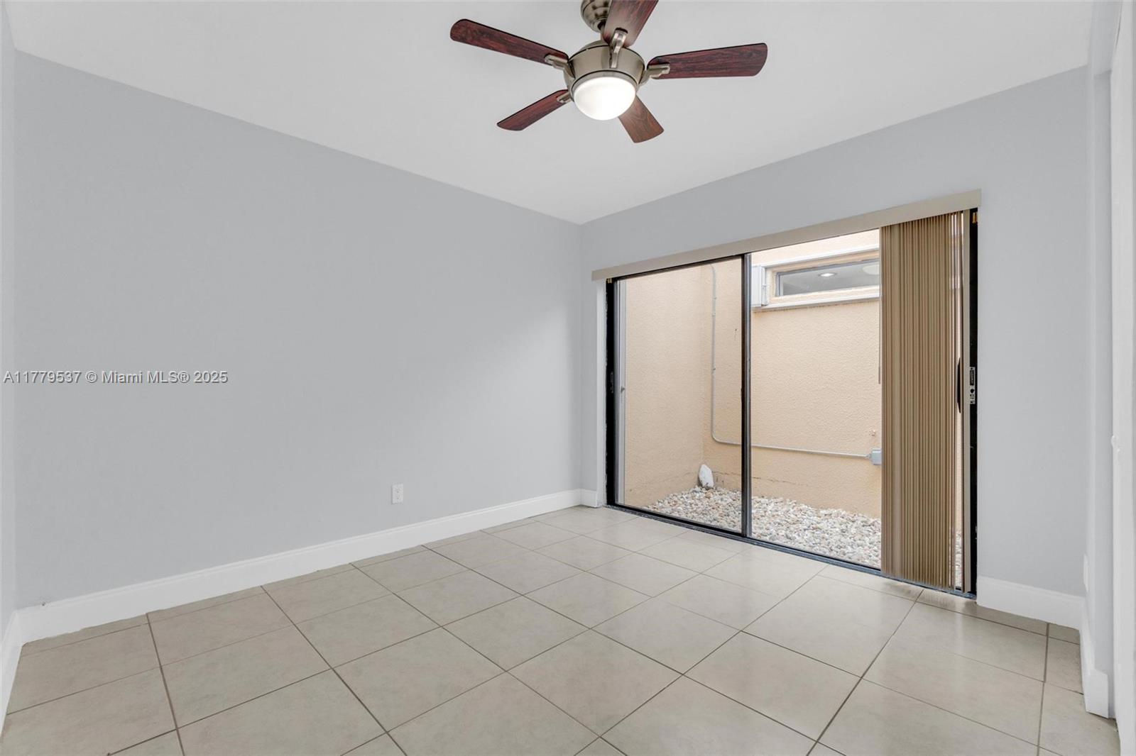 1341 E Golfview Dr