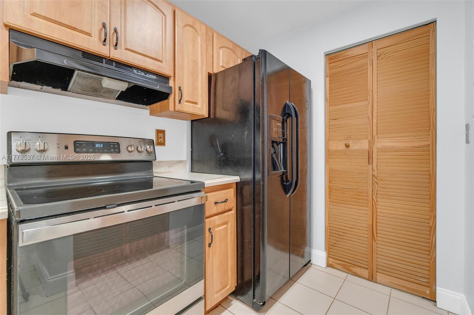 1341 E Golfview Dr