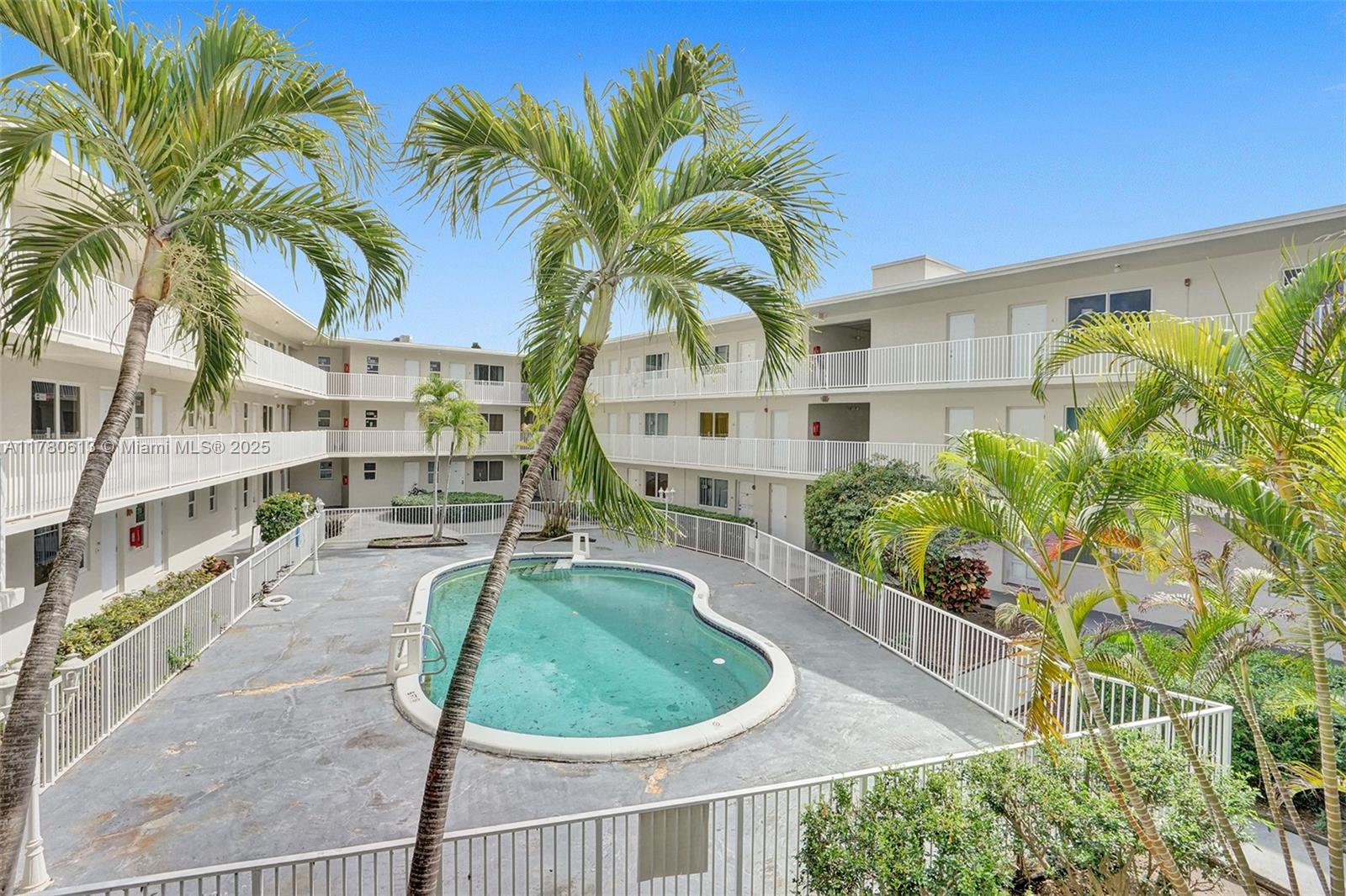 1895 Venice Park Dr # 2A